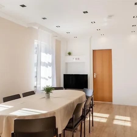 Apartment C & D Ii